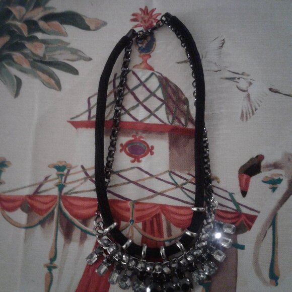 Mixed Material Statement Necklace - Picture 2 of 3